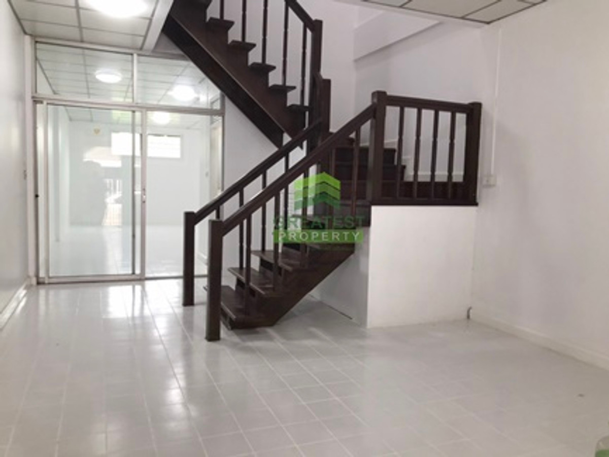 Busarin Village 2, Rangsit Khlong 2, urgent sale, 2-story townhouse, area 20.40 sq m, Khu Khot, Lam Luk Ka, Pathum Thani, newly renovated, beautiful, ready to move in. – รูปที่ 2