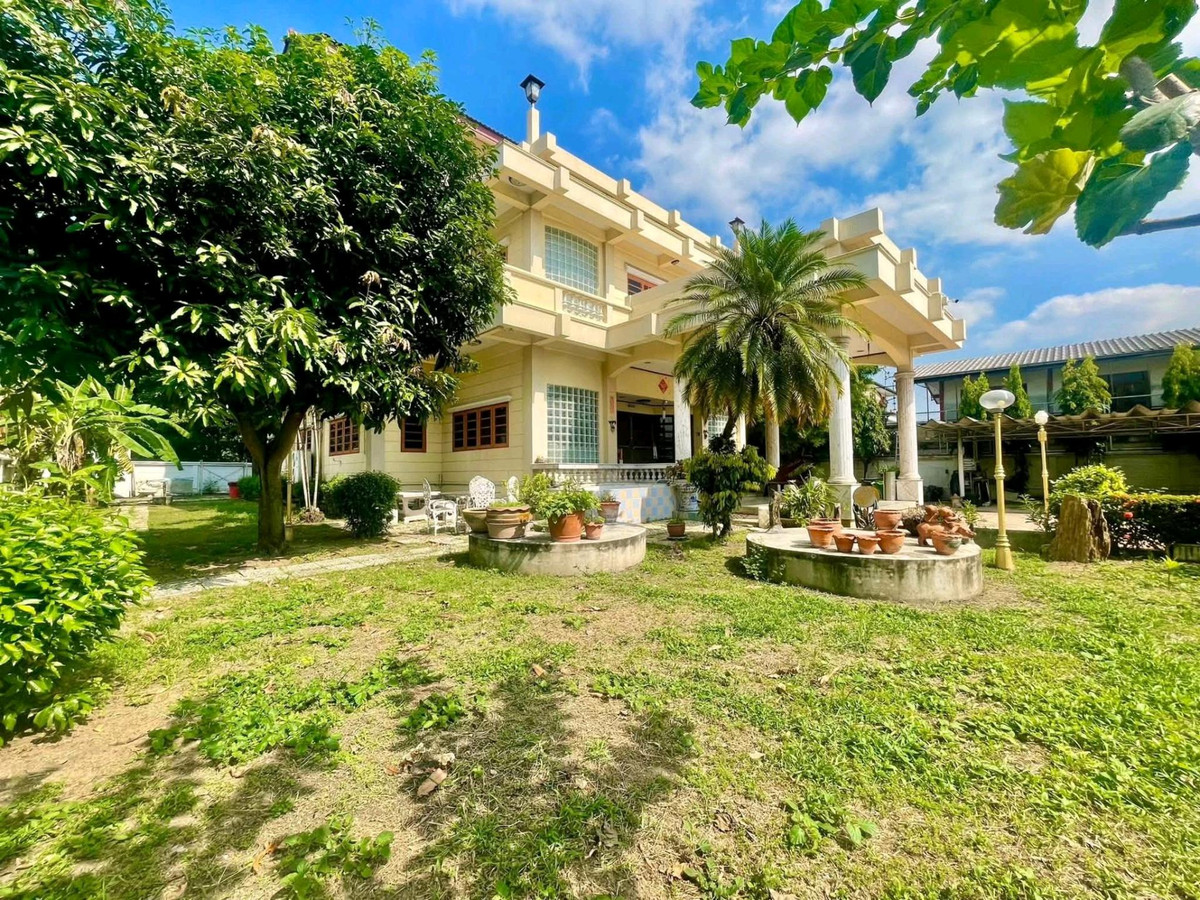 🏠 For sale, large detached house, 1,200 sq m., with over 1 rai of land, Bang Khae, Soi Petchkasem 53. 🏠 For sale, large detached house, 1,200 sq m., with over 1 rai of land, Bang Khae, Soi Petchkasem 53.