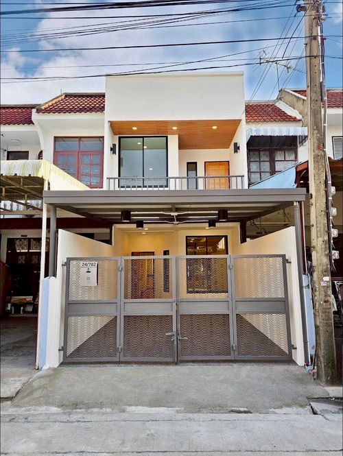ขายทาวน์เฮาส์ 2 ชั้น รีโนเวทใหม่ ติดถนนวิภาวดี–ดอนเมือง | 17.5 ตร.วา | ใกล้สนามบินดอนเมือง ราคาสุดคุ้ม ทาวน์เฮาส์ทำเลหายาก “ติดถนนใหญ่” วิภาวดี–ดอนเมือง รีโนเวทใหม่ พร้อมเข้าอยู่