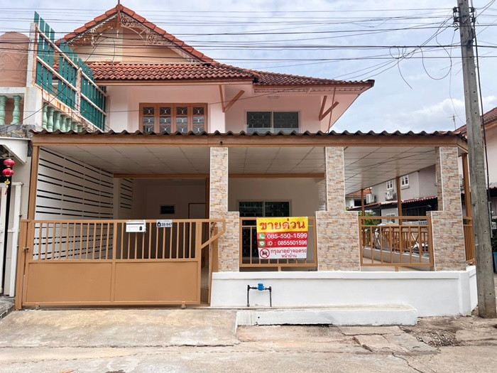 ขายทาวน์เฮ้าส์ห้องมุม 2 ชั้น พฤกษา 9 ซอย 4 รังสิต-คลอง 3 ขนาด 27.4 ตรว. มี 3 ห้องนอน 2 ห้องน้ำ  ต่อเติมเต็ม ห้องครัว ที่จอดรถ ราคา 2,590,000.-  สินเชื่อฟรี  สนใจติดต่อ 085-550-1599