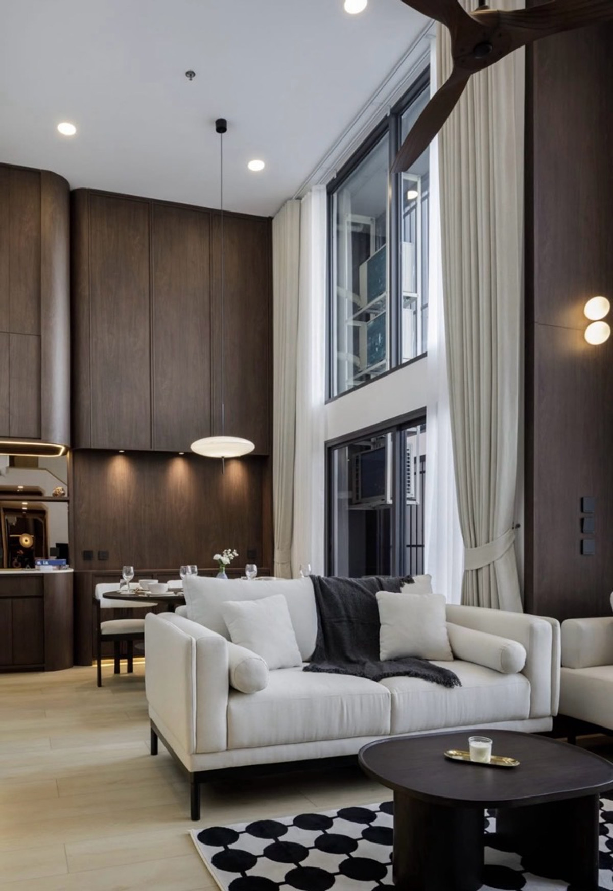 🎉 Experience luxury living in a newly renovated at 🏞️Life Rama 4 - Asoke, 3 Bed 2 Bath 🎉 Experience luxury living in a newly renovated at 🏞️Life Rama 4 - Asoke, 3 Bed 2 Bath