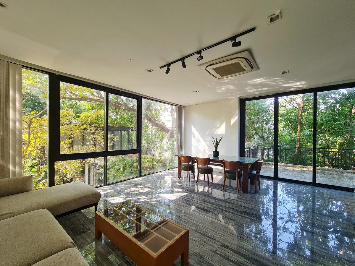 Modern 4- Bedroom Home Office in Pracha Uthit – Mengjai – Ratchada, near KIS International School Modern 4- Bedroom Home Office in Pracha Uthit – Mengjai – Ratchada, near KIS International School