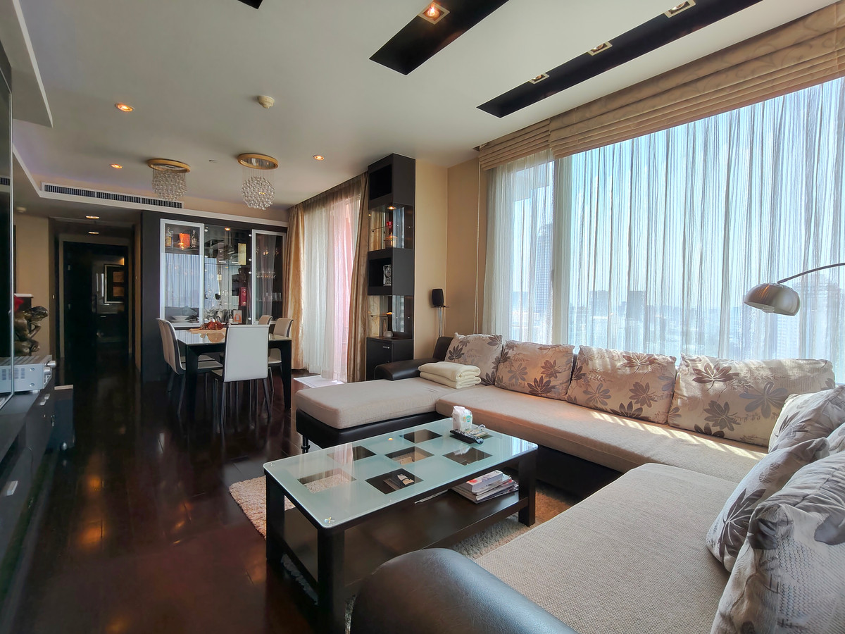 Pet-Friendly 3-Bedroom Condo for Sale at Manhattan Chidlom