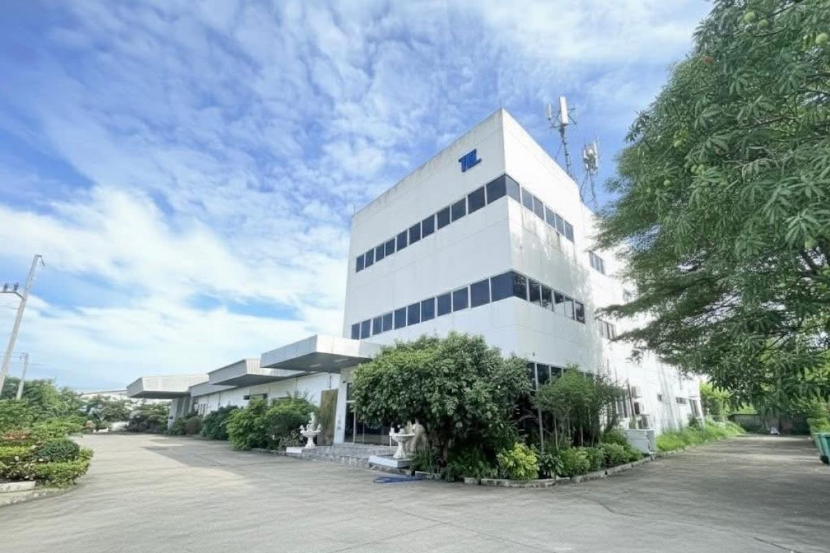 ขายโรงงานอุตสาหกรรม เนื้อที่ดิน4ไร่90 ตรว. พื้นที่ใช้สอย 6,700ตรม. ผังสีม่วงย่านลาดกระบัง ขายโรงงานอุตสาหกรรม เนื้อที่ดิน4ไร่90 ตรว. พื้นที่ใช้สอย 6,700ตรม. ผังสีม่วงย่านลาดกระบัง