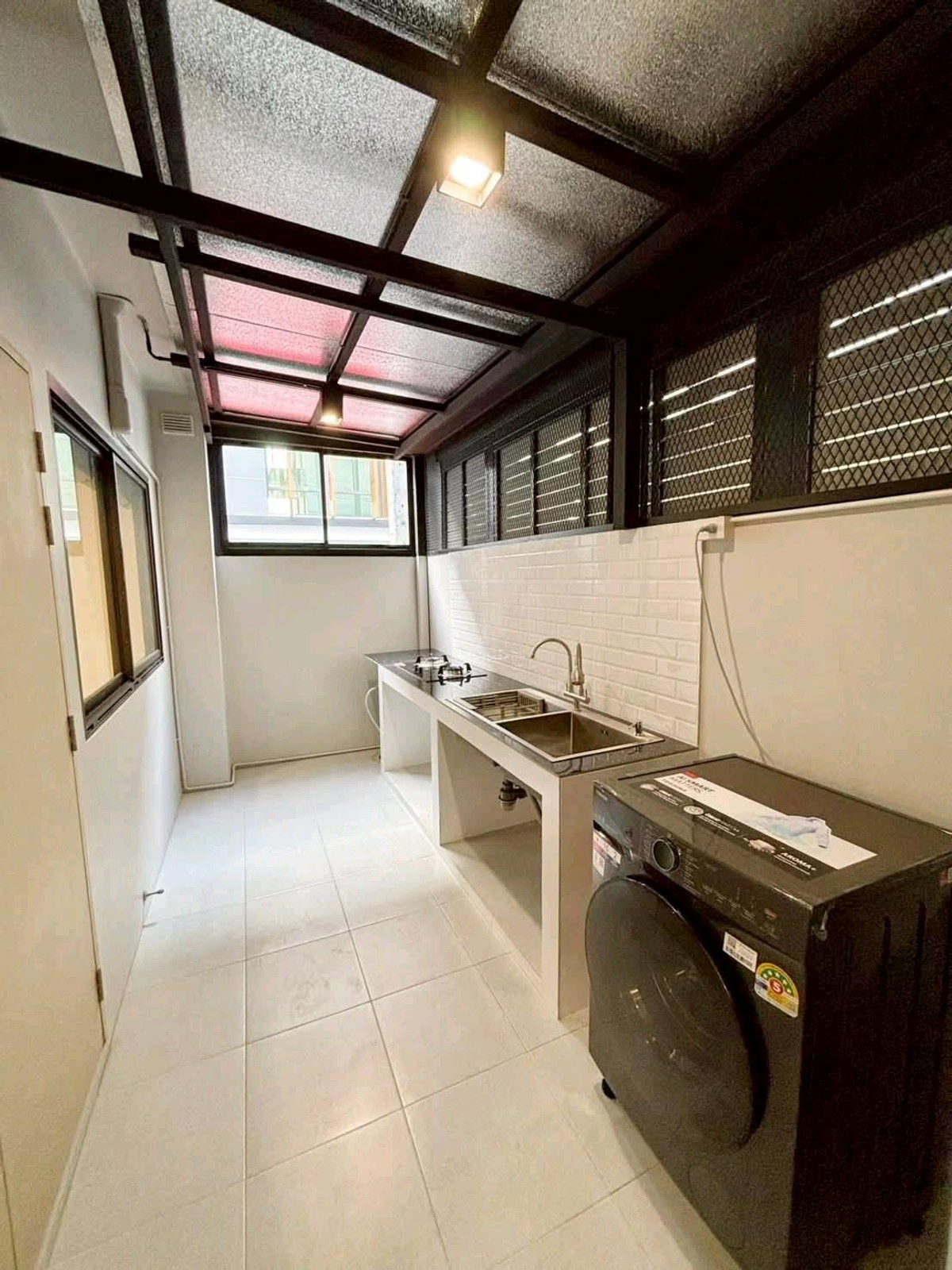 ให้เช่าทาวน์โฮม 3.5 ชั้น – Shizen Pattanakarn 32 ใกล้ Airport Link รามคำแหง บ้านใหม่ทั้งหลัง เฟอร์นิเจอร์ใหม่ เครื่องใช้ไฟฟ้าใหม่ทั้งหมด – รูปที่ 4