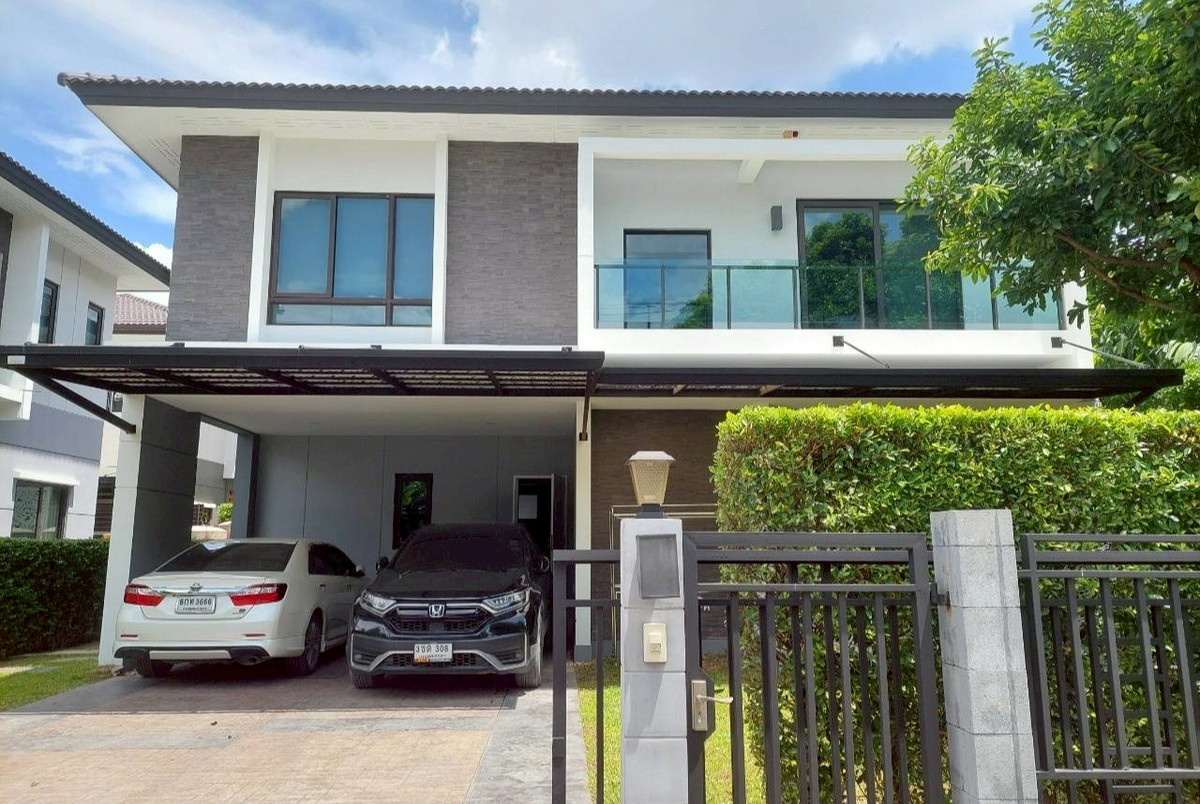 LB080 Corner-lot single house for sale at The City Pattanakarn in the prime Pattanakarn – Ekkamai – Thonglor area. LB080 Corner-lot single house for sale at The City Pattanakarn in the prime Pattanakarn – Ekkamai – Thonglor area.