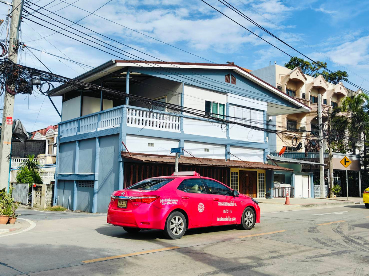 Single house for sale, next to Thawi Watthana-Kanchanaphisek Road, corner house, near Bangkok Thonburi University. – รูปที่ 3