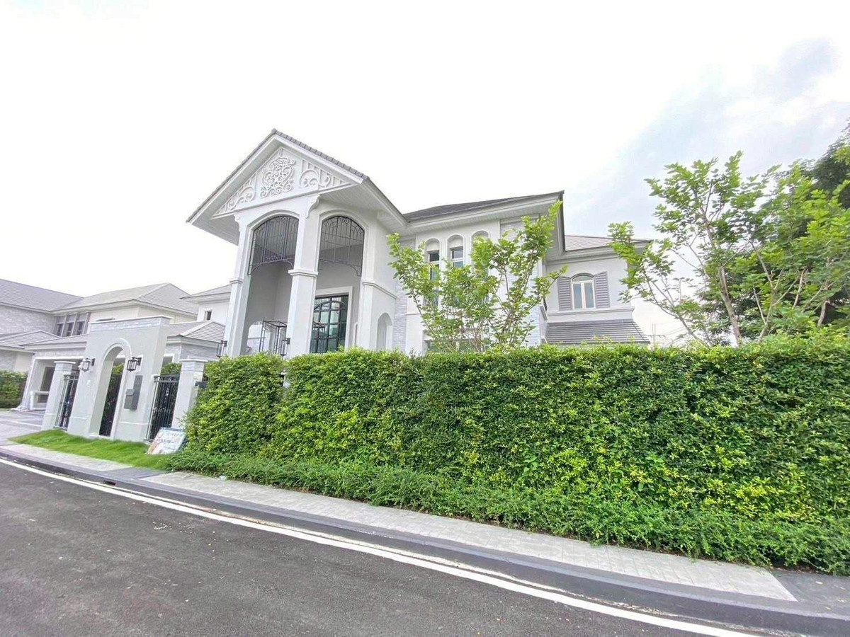 LB081 [For Sale / For Rent] Fully furnished luxury single house, ideal for a large family Project: Perfect Masterpiece Rama 9 – Krungthep Kreetha Located on the New Krungthep Kreetha Road, offering convenient access to the city. Corner unit, only 100 mete