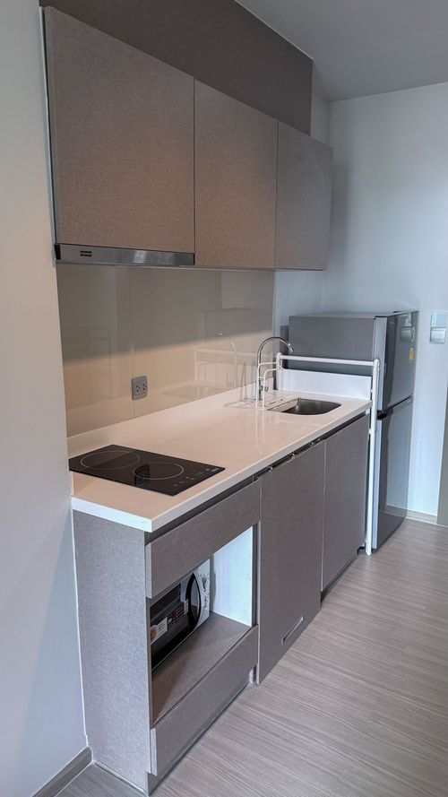 Room for rent, Studio Life Asoke Rama 9, size 25 sq m.