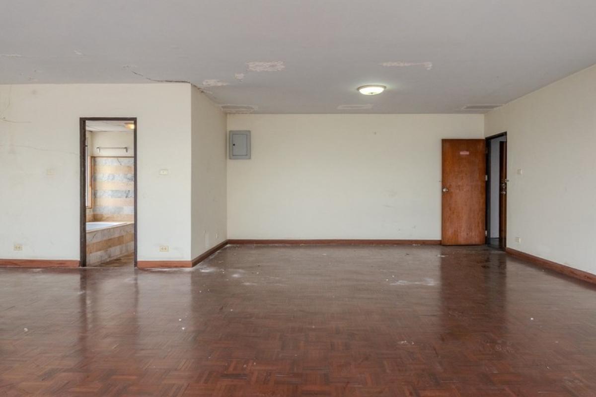 (A040060) Supapong Place (A040060) Supapong Place