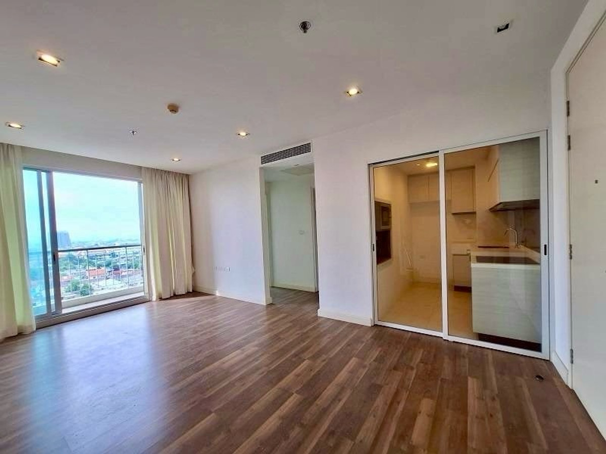2 bedrooms, new room, city view, swimming pool view 2 bedrooms, new room, city view, swimming pool view
