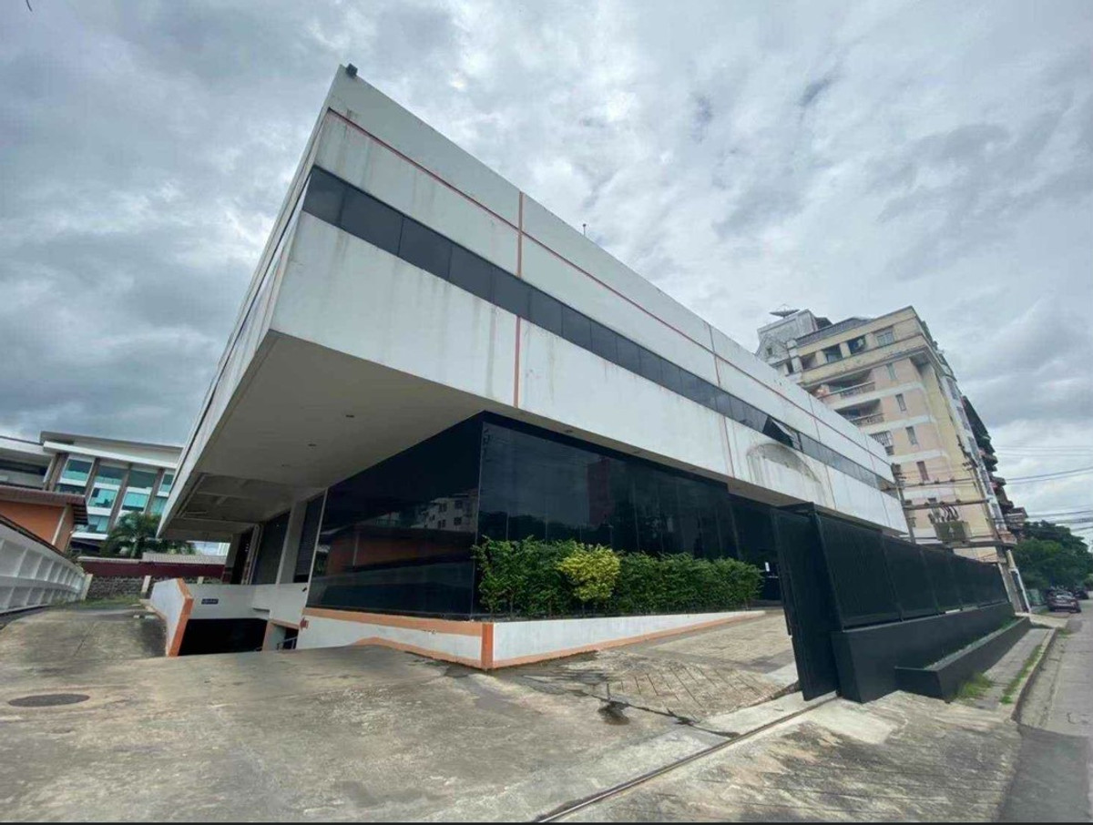 ปล่อยเช่า 📦 โกดัง ออฟฟิศ มี 3 ชั้น 📐️พื้นที่ 5,900 ตรม 🟠 ผังสีส้ม ⛳ ทำเล บางนา กม 5 🛒 ใกล้เมกา บางนา ปล่อยเช่า 📦 โกดัง ออฟฟิศ มี 3 ชั้น 📐️พื้นที่ 5,900 ตรม 🟠 ผังสีส้ม ⛳ ทำเล บางนา กม 5 🛒 ใกล้เมกา บางนา