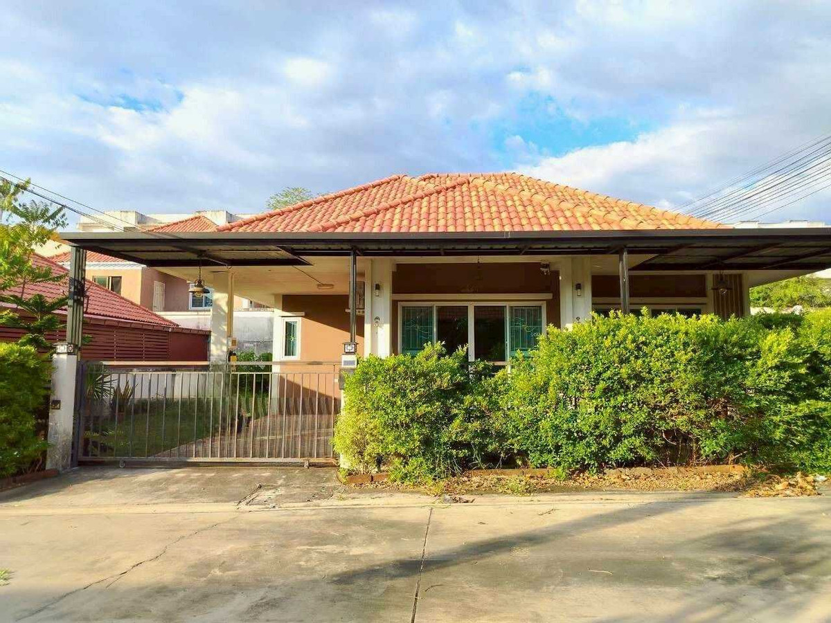 Single house for sale Chakkpaisan Village 18, Sriracha, 97 sq m, near Burapha Golf. Single house for sale Chakkpaisan Village 18, Sriracha, 97 sq m, near Burapha Golf.