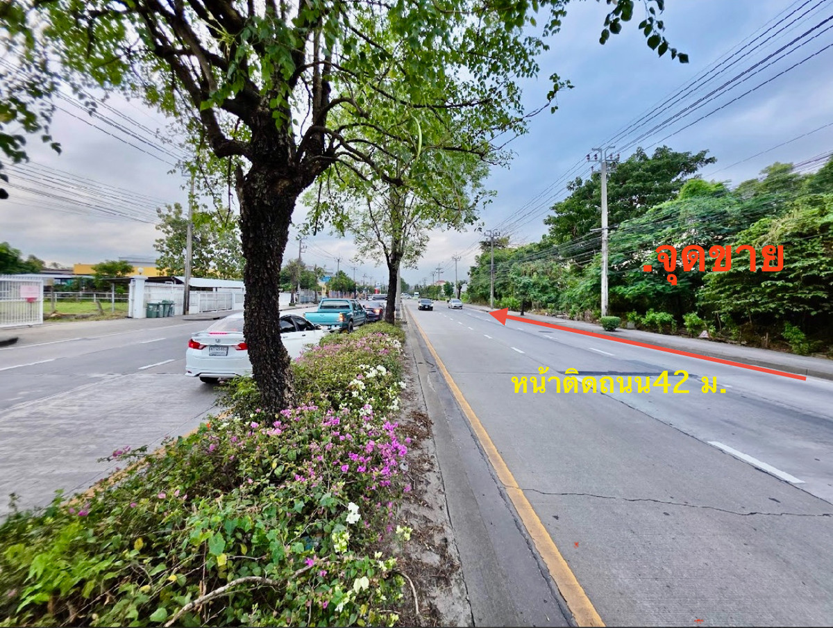 ขายที่ดิน หน้าซอยนิมิตใหม่53 ติดถนน 6 เลน  พื้นที่ 3-2-07 ไร่ หน้าติดถนน 42 เมตร เหมาะทำธุรกิจ สร้างอาคาร สำนักงาน คลีนิค โกดัง คลังสินค้าโชว์รูม โรงพยาบาล ตลาด จัดสรรขนาดเล็ก