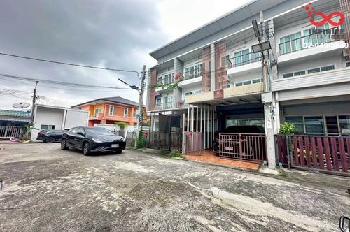 Townhome for sale, 3 floors, 18 sq m, Lat Phrao, Nakniwat 27