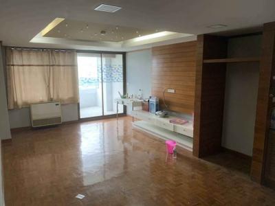 (A034135) Royal Nine Residence