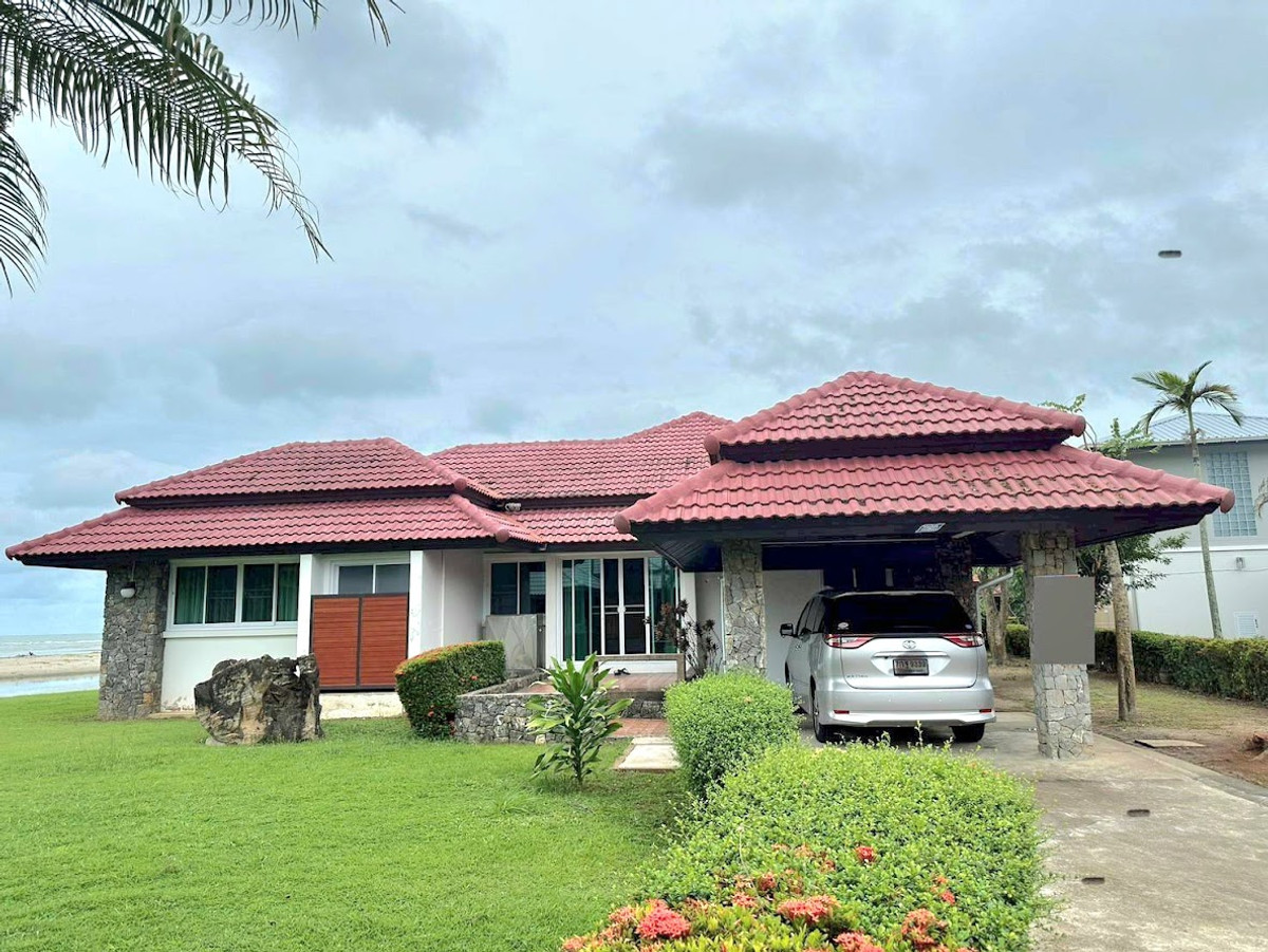 Single house for sale in Rayong, next to the sea, Rock Garden Village, area 197.8 sq m., Chalerm Burapha Chonlathit Road, Klaeng District, near Laem Mae Phim Beach. – รูปที่ 3