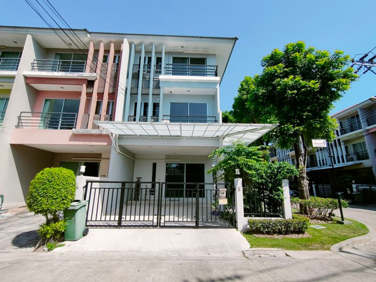 For sale and rent, 3-story townhome, Vista Park Rama 2, corner house, addition with furniture.