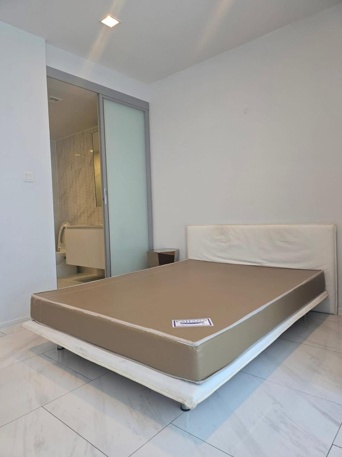 for rent Hyde 11 1 bed super deal 🌈 – รูปที่ 2