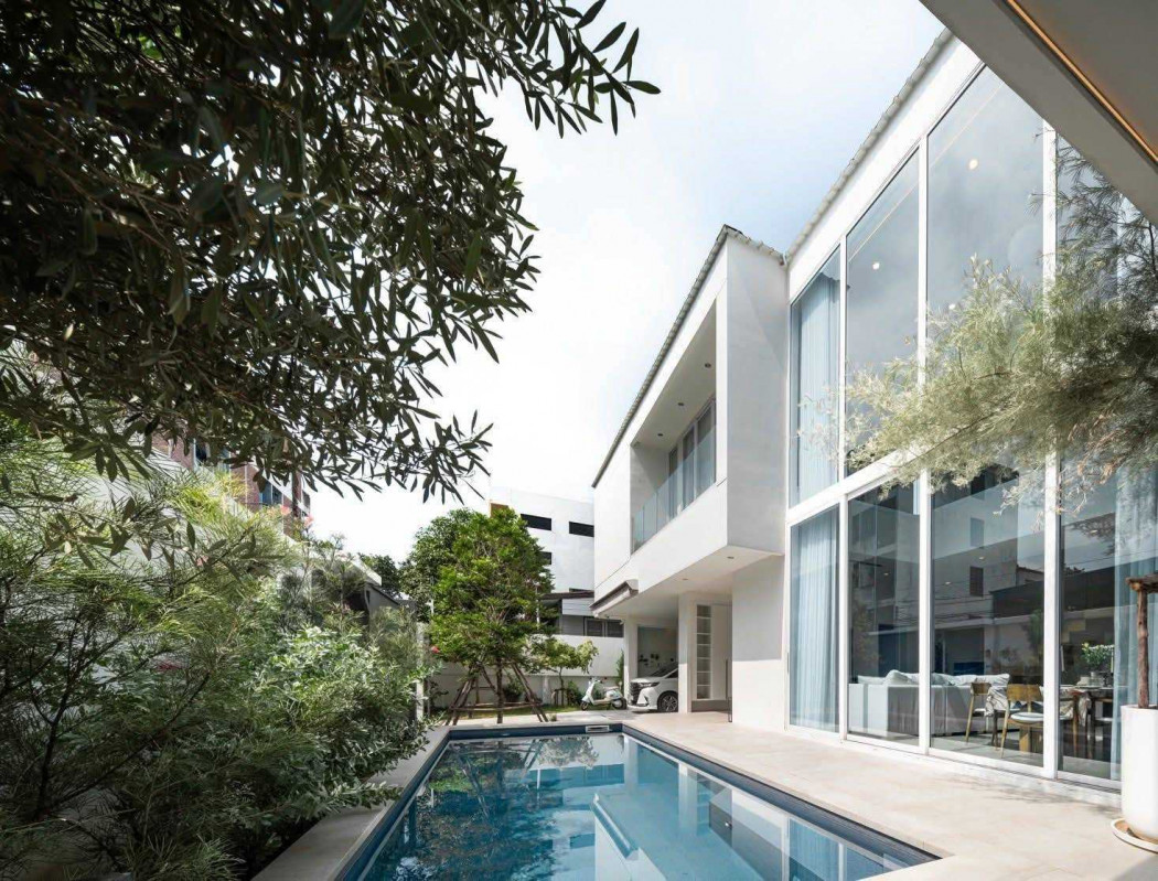 Single house for rent, minimalist style, Lat Phrao 64, 440 sq m, 1 ngan, near MRT Chok Chai 4 Single house for rent, minimalist style, Lat Phrao 64, 440 sq m, 1 ngan, near MRT Chok Chai 4
