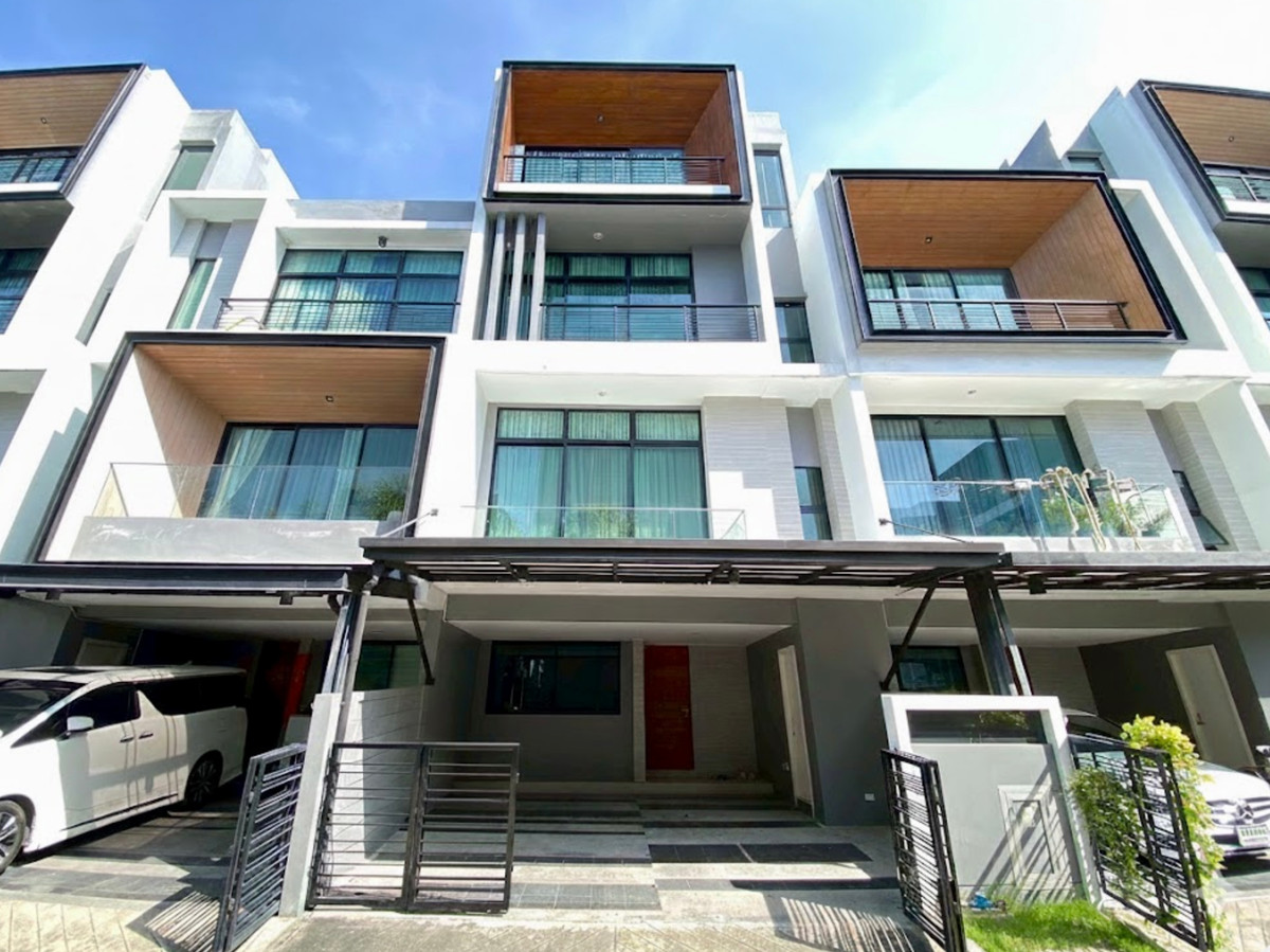 For Sale: Luxury 4-Storey Townhome at Nirvana Define | Type C | -Occupied | Fully Built-in | Excellent Condition | Priced at Original Cost For Sale: Luxury 4-Storey Townhome at Nirvana Define | Type C | -Occupied | Fully Built-in | Excellent Condition | Priced at Original Cost
