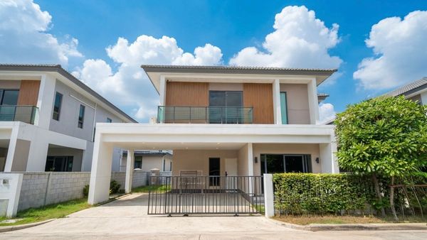 🏡✨ Luxury house for rent, CENTRO Rama 2 - Phutthabucha project, 2-story detached house • Fully Furnished • Ready to move in immediately, 4 bedrooms | 5 bathrooms | 3 parking spaces.