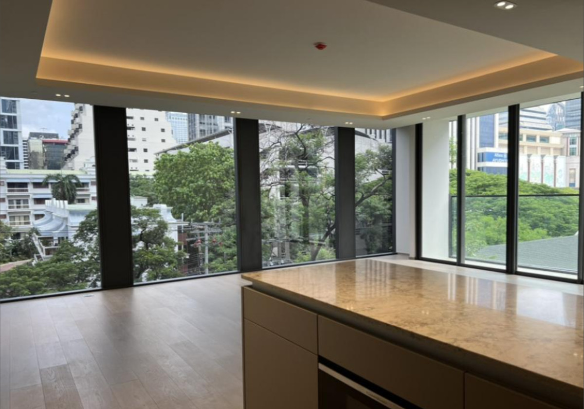 Tonson Court 110 sq.m.  Please add LINE ID @806qphgn o8415o5483 