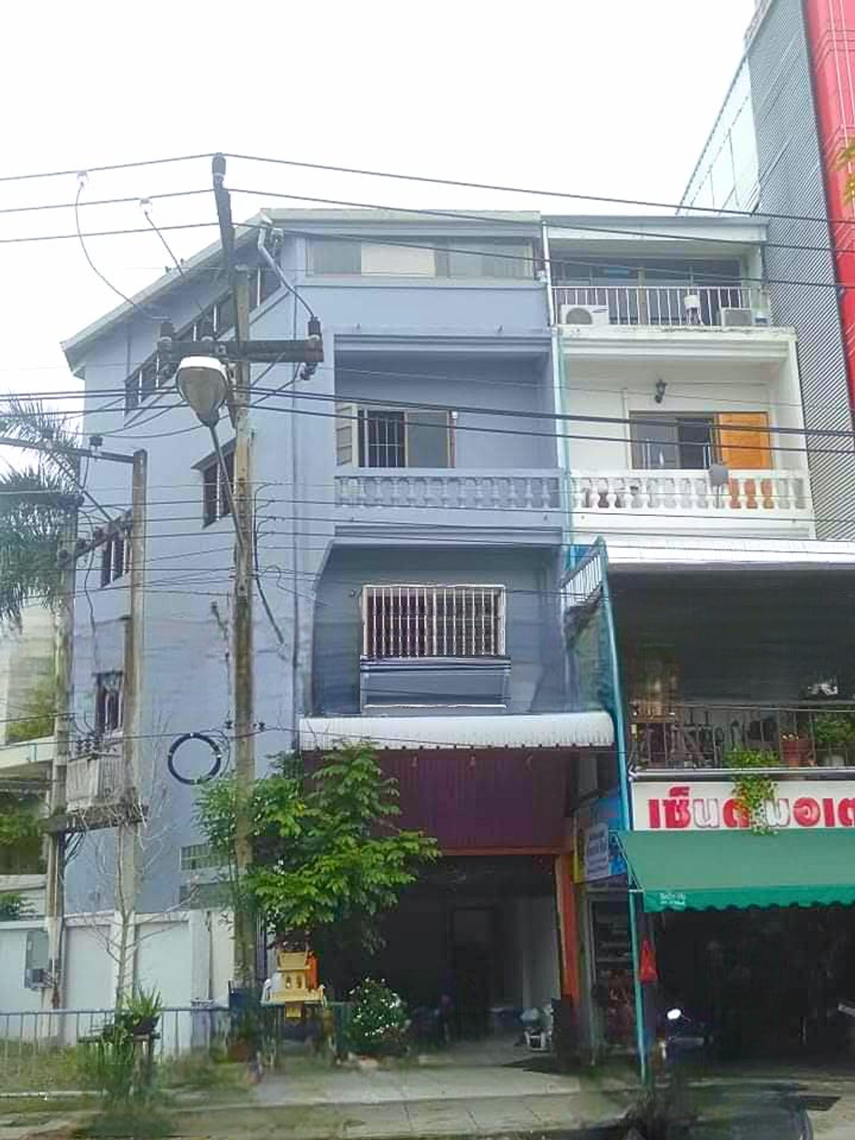 4-story commercial building for sale, corner room, on Charoen Mueang Road, Chiang Mai.