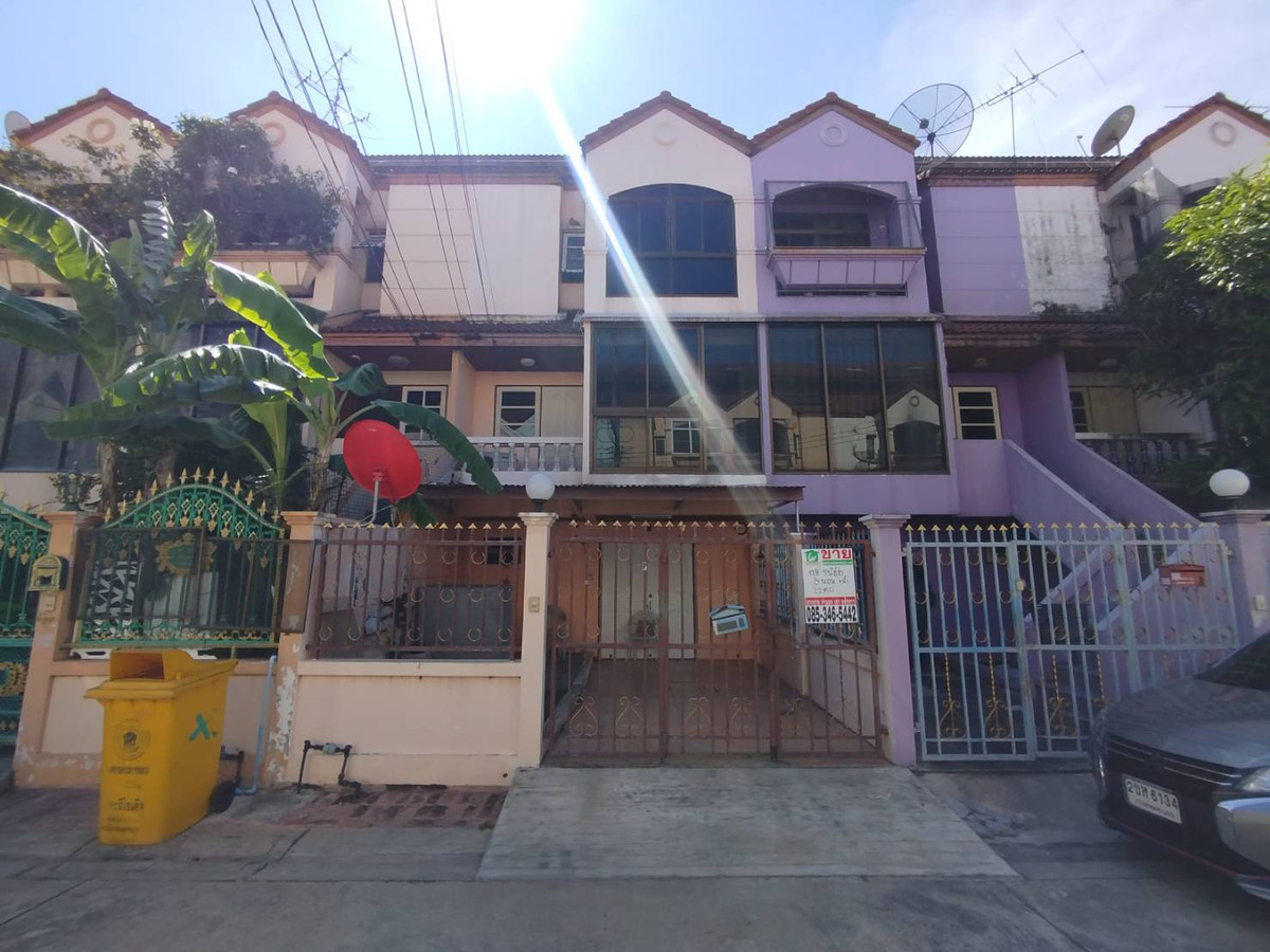Townhouse for sale Thanatcha Village, Bang Luang, Pathum Thani, 22 sq m.