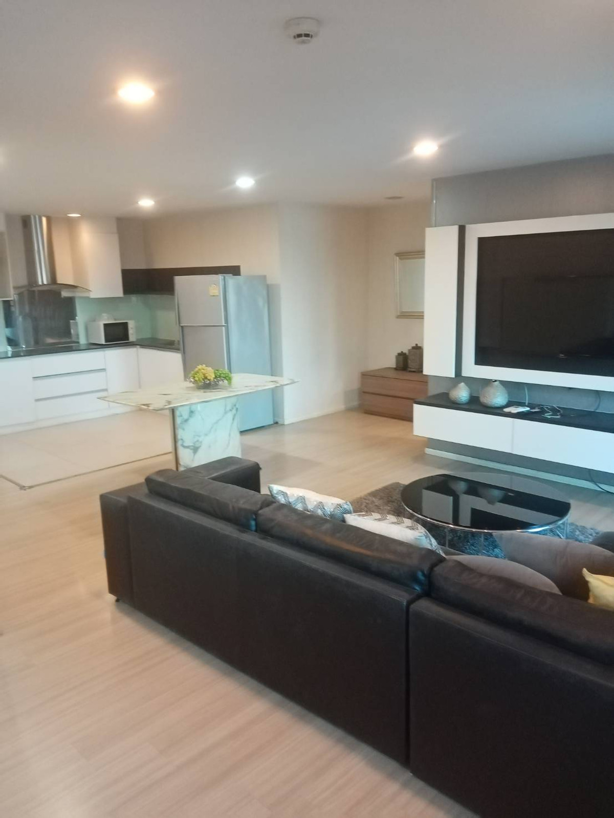 Renova Residence 140 sq.m. Please add LINE ID @806qphgn o8415o5483 