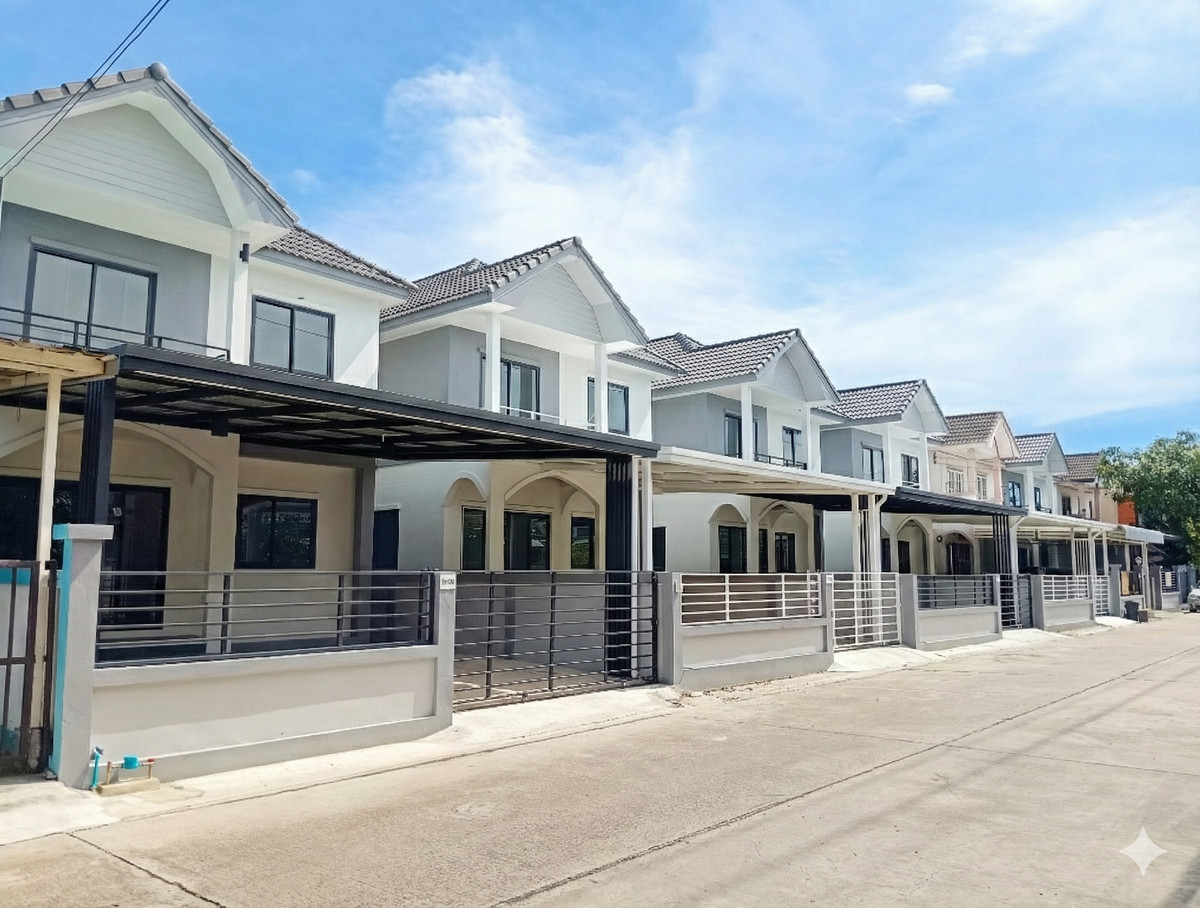 📣 Single house for sale in the Noppaburi Village project. Pracha Ruamjai Road 17, Minburi 🍀
