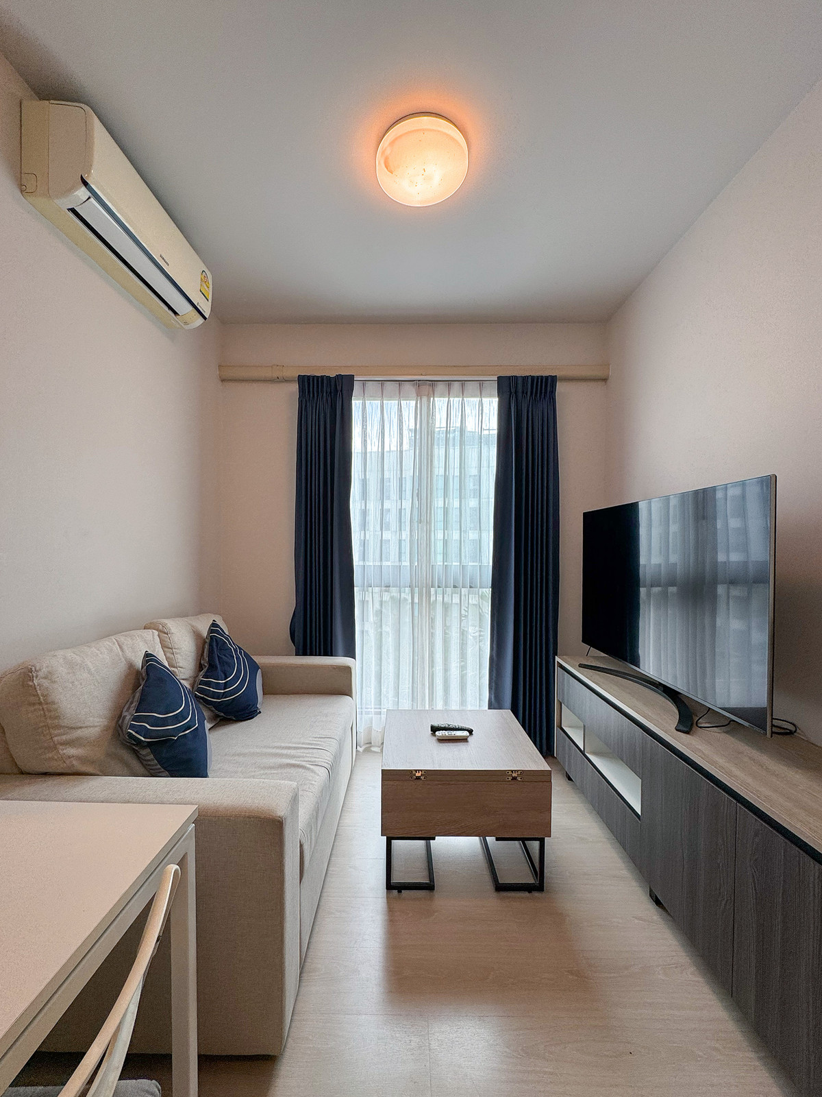 Rare Unit ห้องมุม วิวสระ ขายคอนโด ยูนิโอ สุขุมวิท 72 เฟส 2 (Unio Sukhumvit 72 Phase 2) 2 ห้องนอน ใกล้ BTS แบริ่ง เพียง 600 ม. – รูปที่ 2