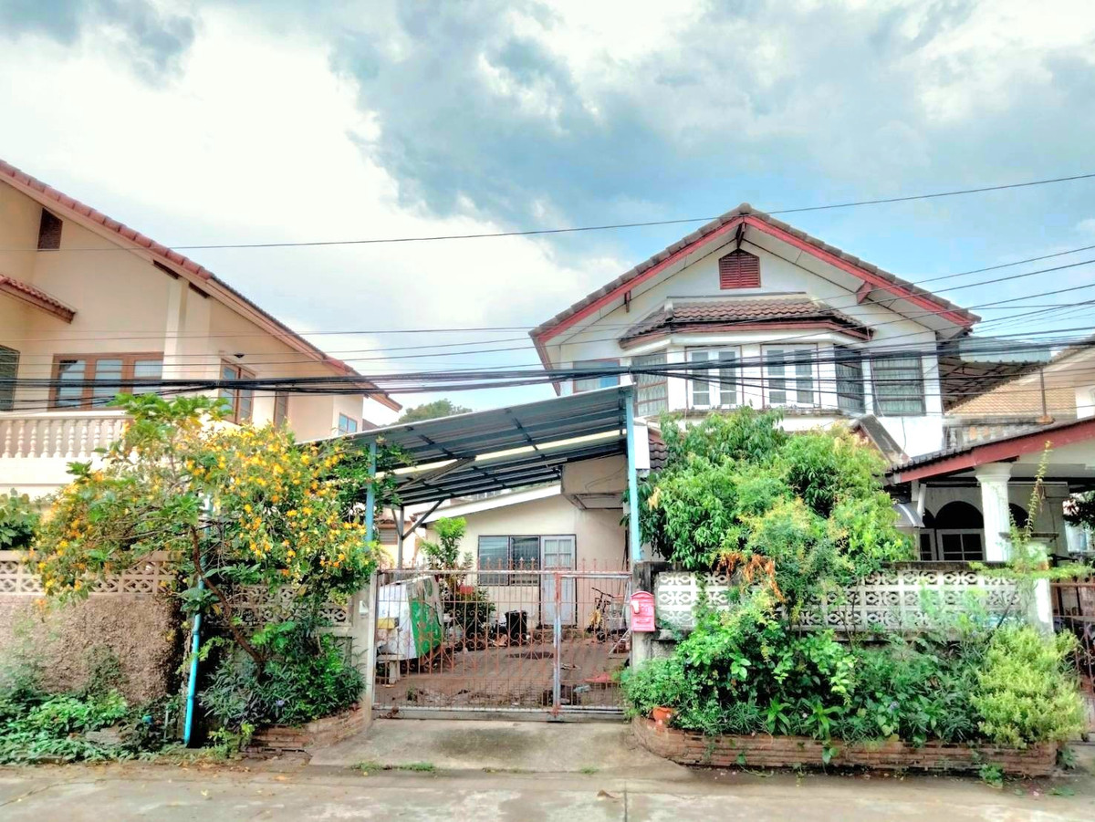2-story detached house for sale, Thaweesuk-Narisa Serithai 29 project, only 4.7 million baht, size 56 sq m., original condition, suitable for renovation, good location, near the Yellow Line, Lam Sali intersection. 2-story detached house for sale, Thaweesuk-Narisa Serithai 29 project, only 4.7 million baht, size 56 sq m., original condition, suitable for renovation, good location, near the Yellow Line, Lam Sali intersection.