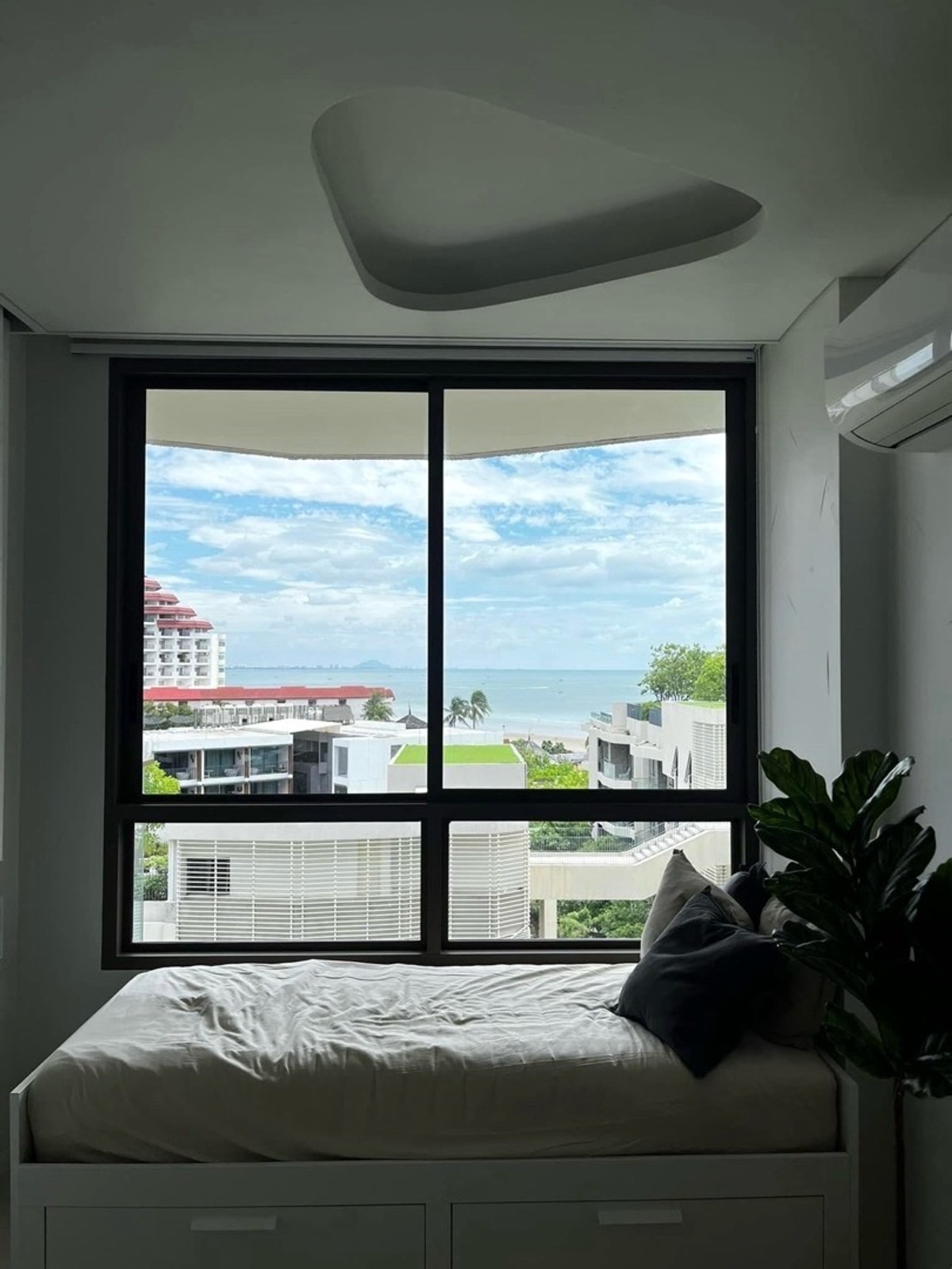 1 bedroom for sale at 6.5 MB. Access to the beach. 1 bedroom for sale at 6.5 MB. Access to the beach.