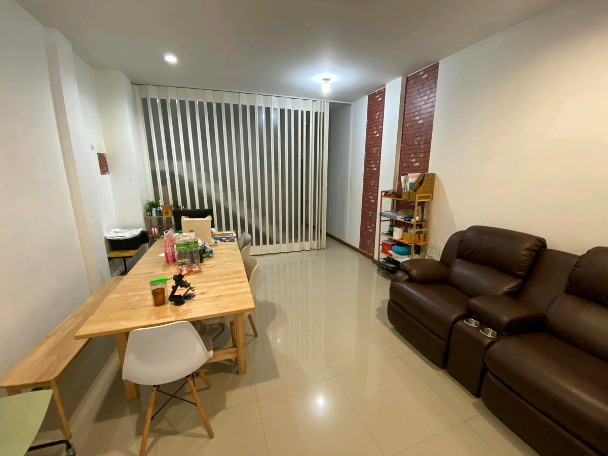 ขายทาวน์โฮม 4 ชั้น Haus 35 แจ้งวัฒนะ สภาพดี ต่อเติมครัว พร้อมระบบโซล่าเซลล์ – รูปที่ 3
