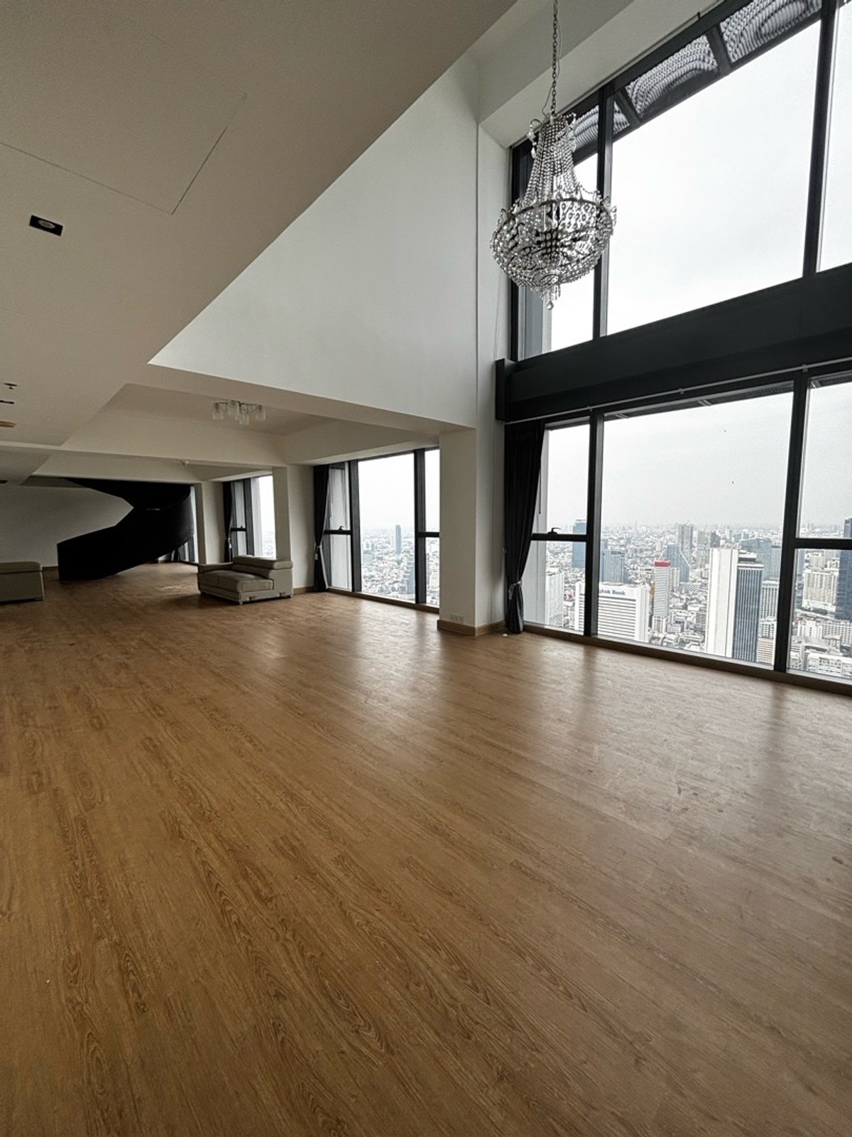 For rent The Met Condominium Luxury Triplex Penthouse with Private Infinity Pool For rent The Met Condominium Luxury Triplex Penthouse with Private Infinity Pool