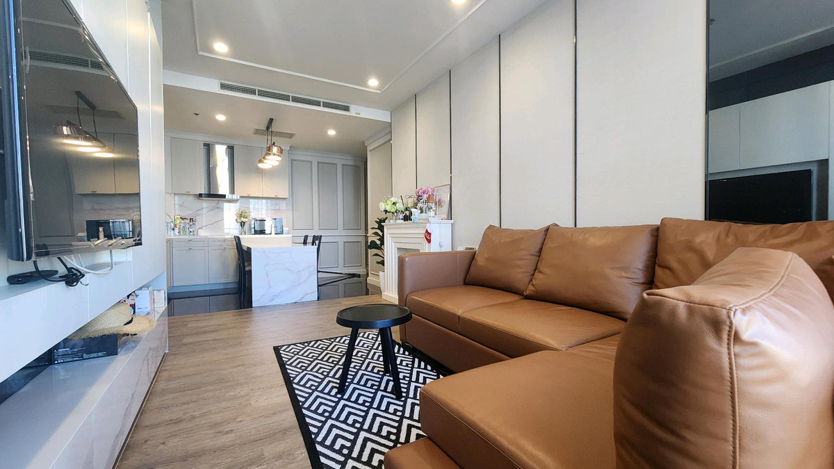 Noble Ploenchit | 1 bedroom, large site, building location connected to the BTS Skytrain station, Ploenchit, well decorated, very good condition, selling price negotiable. Noble Ploenchit | 1 bedroom, large site, building location connected to the BTS Skytrain station, Ploenchit, well decorated, very good condition, selling price negotiable.