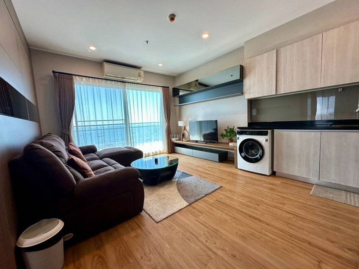 For rent, The Sea Condo, Sriracha, beautiful room, high floor, full sea view, fully decorated with furniture.