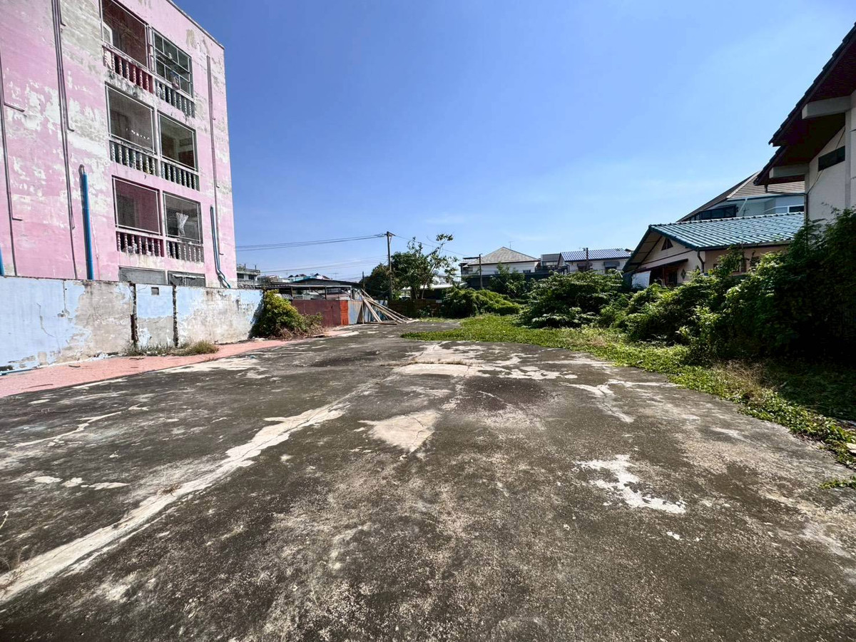 ขายที่ดินถมแล้ว ซอยลาซาล 26 ทำเลดี ห่างจากปากซอย 250 เมตร (N.1930) ขายที่ดินถมแล้ว ซอยลาซาล 26 ทำเลดี ห่างจากปากซอย 250 เมตร (N.1930)