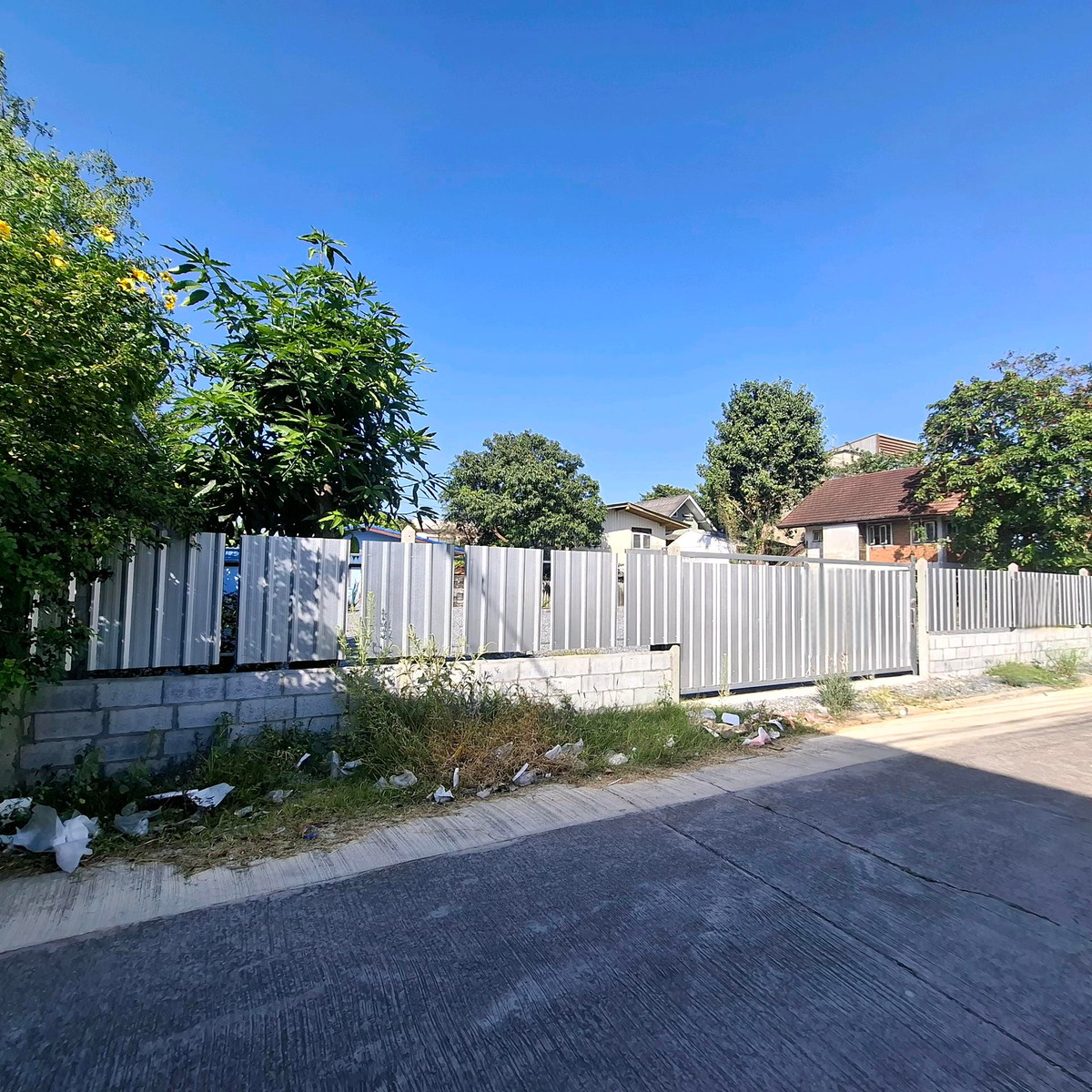 House for sale Phetkasem Soi 101 House for sale 95 sq m.2-story house with no common fees The  built it himself.Approximate usable area 235 sq m.There is a lot of space left next to the house.House completed in 2014Raised house Piles have alr – รูปที่ 3