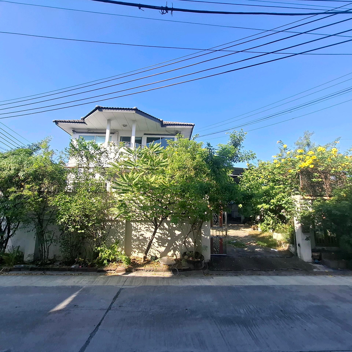House for sale Phetkasem Soi 101 House for sale 95 sq m.2-story house with no common fees The built it himself.Approximate usable area 235 sq m.There is a lot of space left next to the house.House completed in 2014Raised house Piles have alr House for sale Phetkasem Soi 101 House for sale 95 sq m.2-story house with no common fees The built it himself.Approximate usable area 235 sq m.There is a lot of space left next to the house.House completed in 2014Raised house Piles have alr