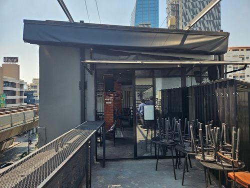 FOR RENT! Exclusive 3-Story Space with Rooftop – Ratchakhru (Phahonyothin) – Prime Main Road Frontage No.C21-OT-68006