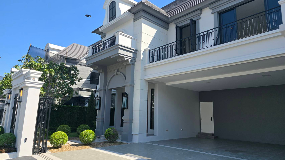 For sale/rent, 2-story luxury detached house, Narasiri Phahol–Watcharapol, Modern French Renaissance style, land area 90 sq m, usable area 378 sq m, 4 bedrooms, 5 bathrooms, 1 multi-purpose room.  Maids room with bathroom, parking for 6 cars, supports dou