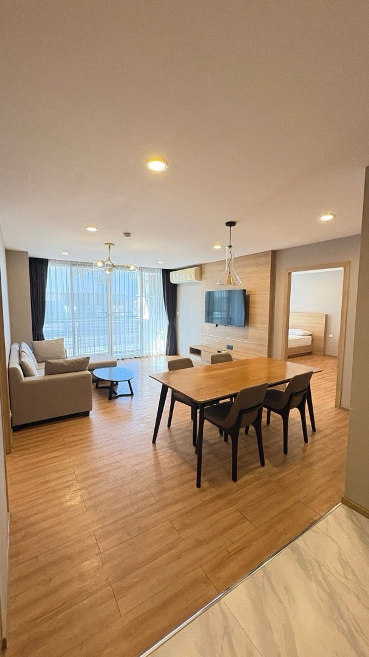 📢👇Live comfortably with your pet in one of Bangkok’s most desirable neighborhoods, surrounded by diverse lifestyle destinations. 📢👇Live comfortably with your pet in one of Bangkok’s most desirable neighborhoods, surrounded by diverse lifestyle destinations.