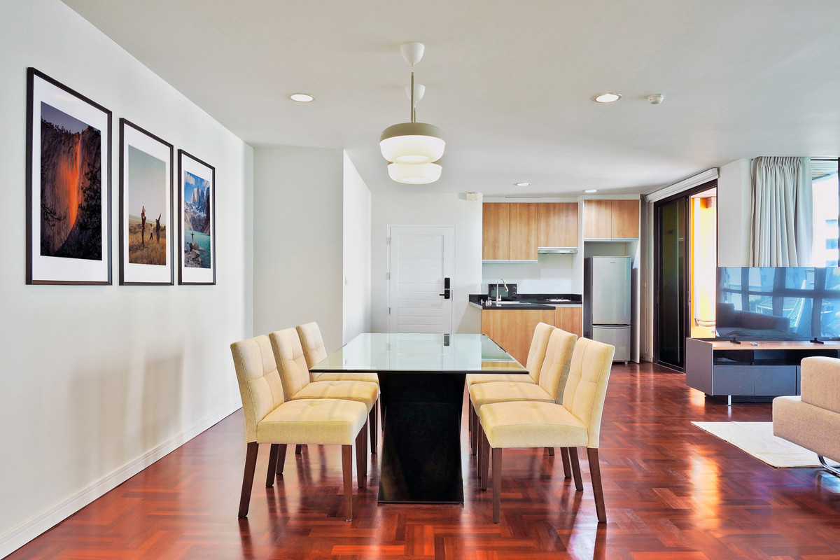 3 Bedroom Apartment, Newly Renovated • Low Density • Pet Friendly • with Free Private Parking