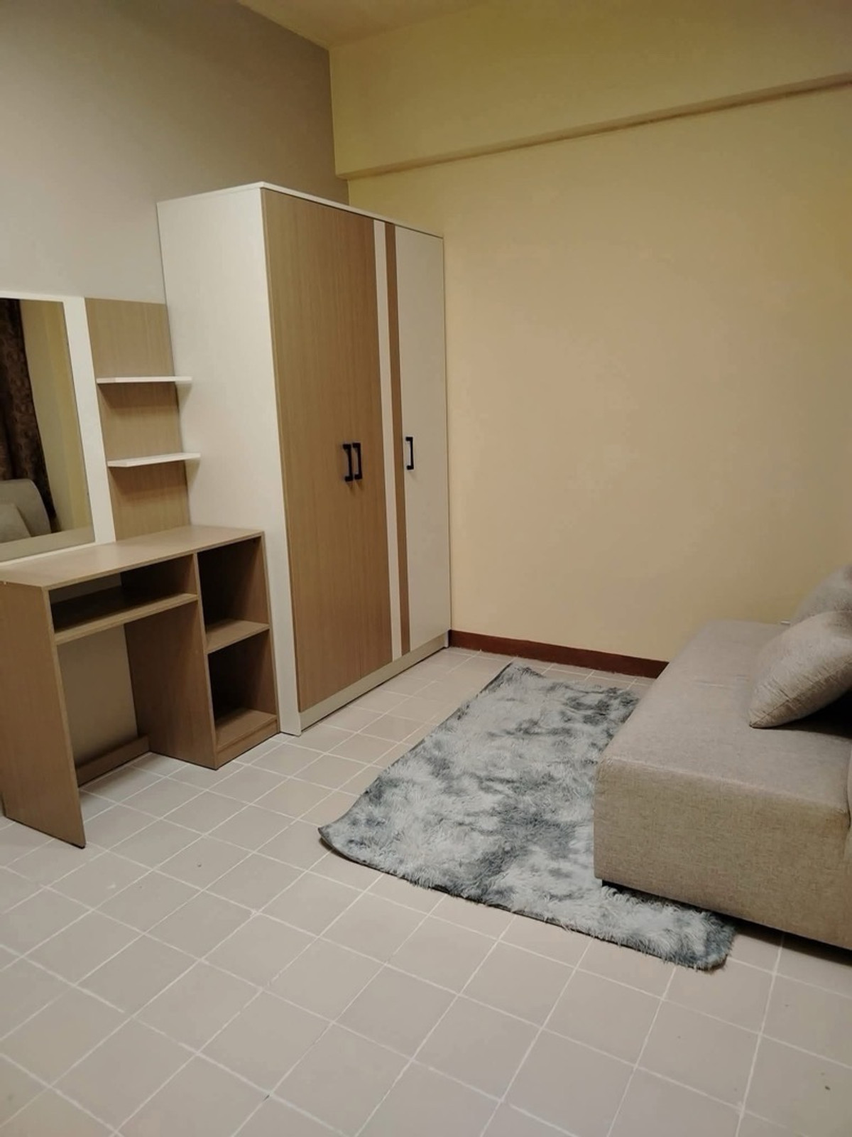 Beautiful room for sale, good price Beautiful room for sale, good price