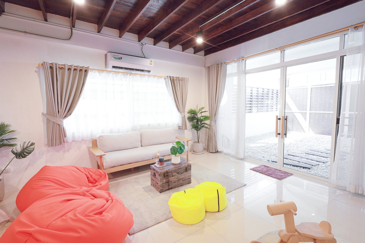 ให้เช่าทาวน์โฮม 2 ชั้น ทำเลดีใกล้ MRTพระราม9 รีโนเวทใหม่ทั้งหลัง ถนนรัชดา3 แอร์เฟอร์นิเจอร์ครบ มี3ห้องนอน 3ห้องน้ำ ราคาเช่าเดือนละ 55,000 บาท/เดือน – รูปที่ 3
