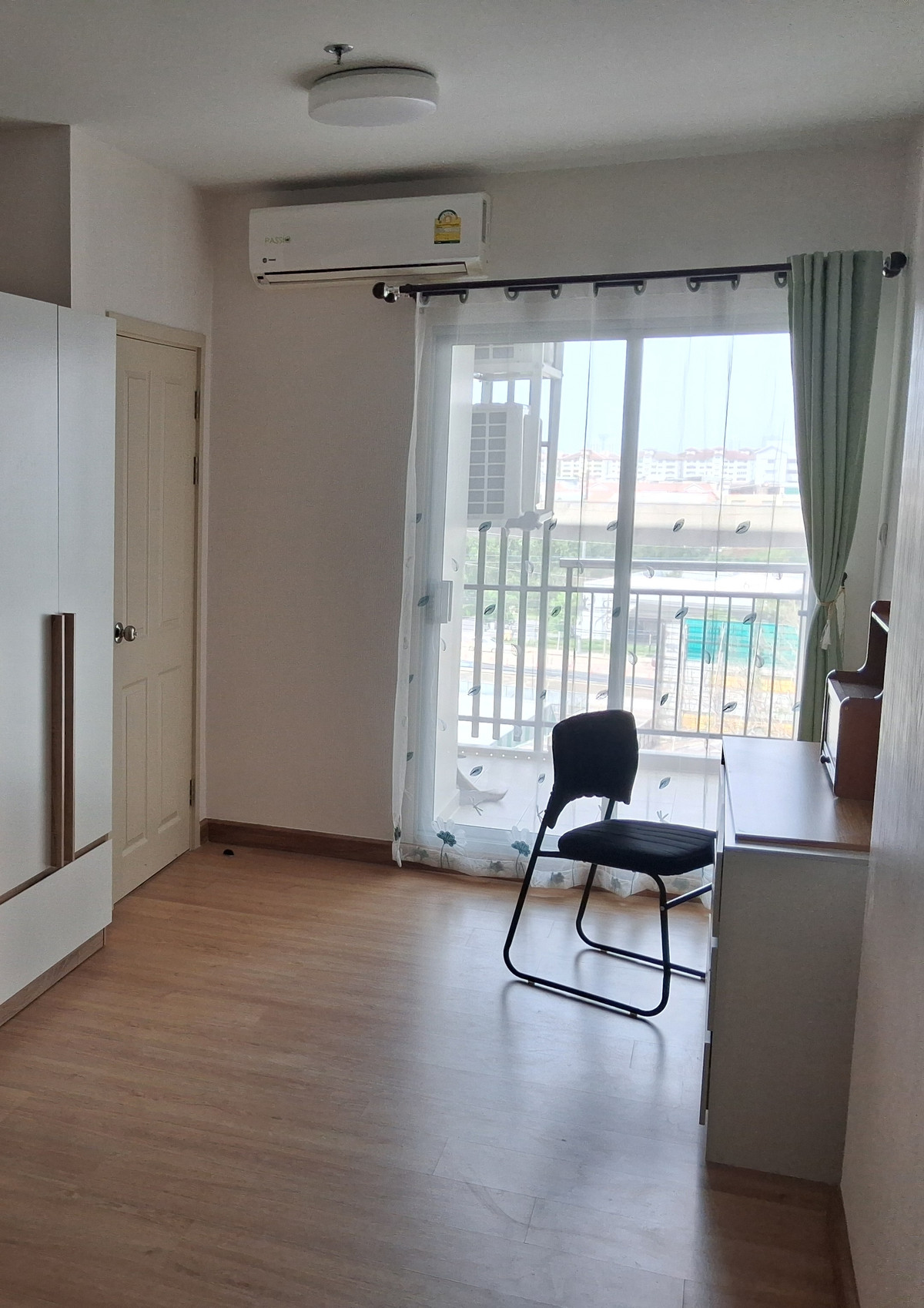 Urgent sale, special price, condo 47 sq m., 7th floor / 1 bedroom / 1 bathroom / 1 kitchen / 1 balcony / parking.