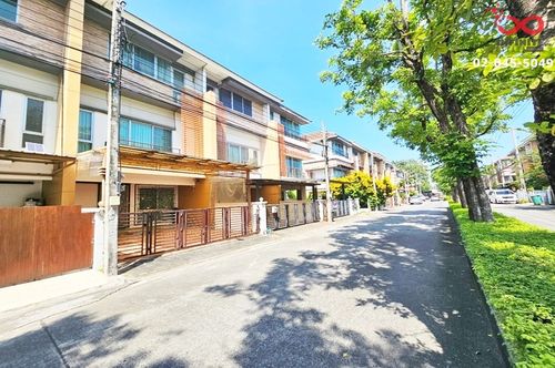 3-story townhome for sale, Plus City Park Srinakarin-Suan Luang Rama 9 near the BTS.