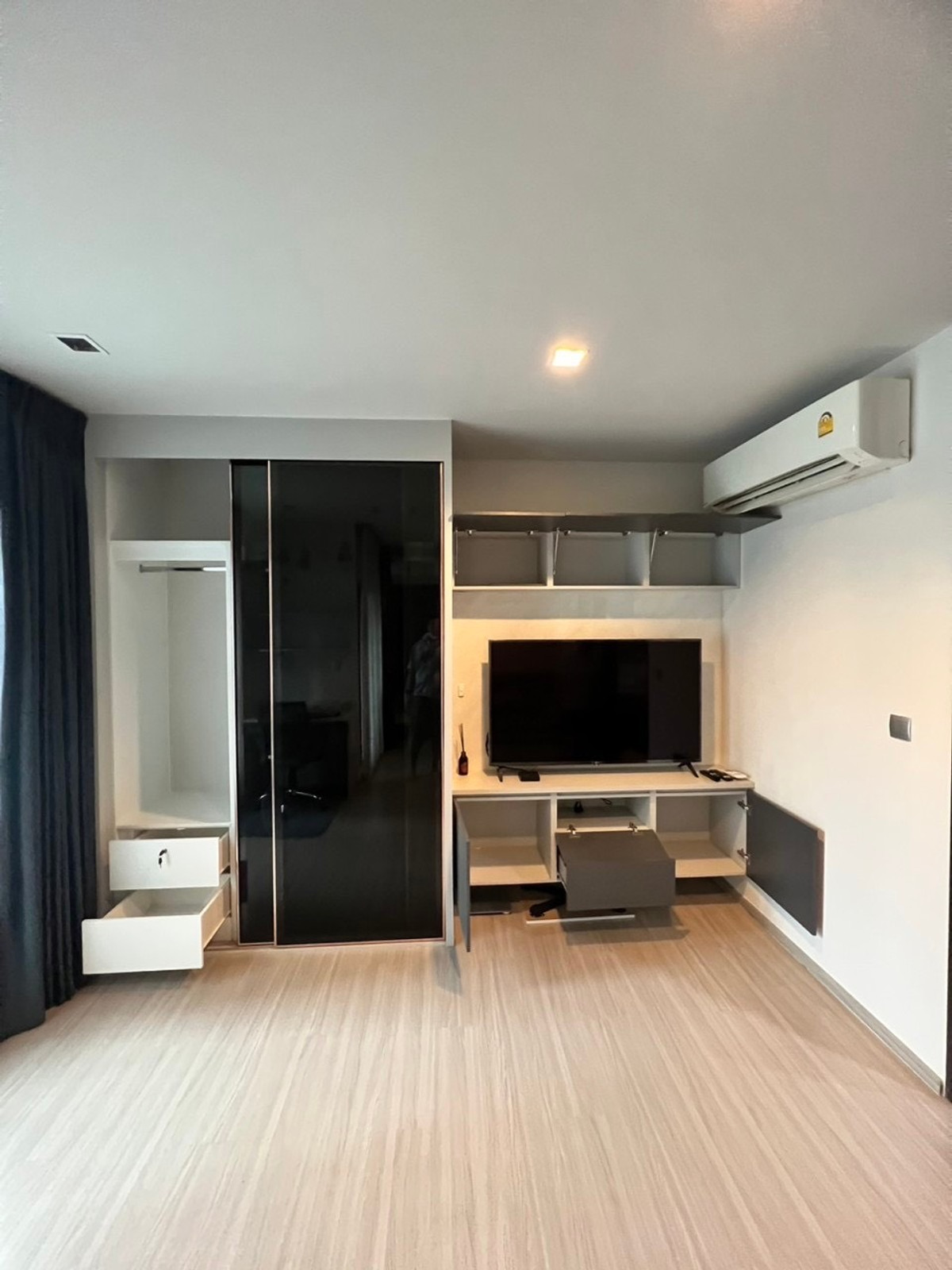 ขายห้องพร้อมอยู่ 🏠 คอนโด : Life Asoke-Rama9